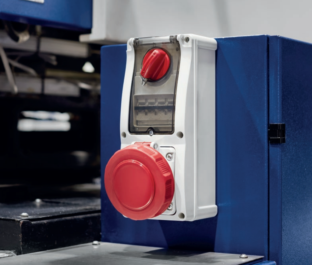 Industrial switched interlocked sockets IP54/IP67 